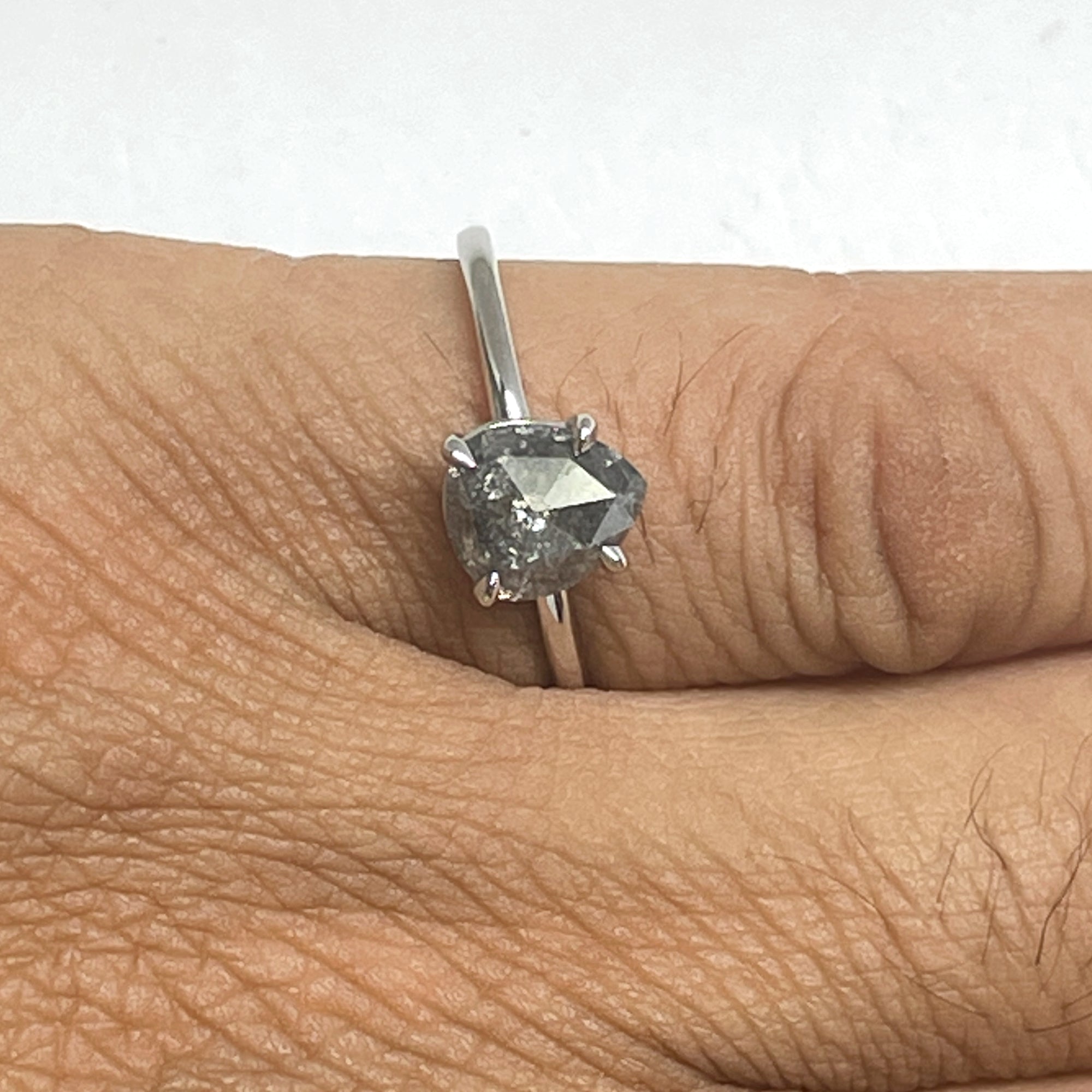 18K White Gold Pear Shape Engagement Wedding Ring