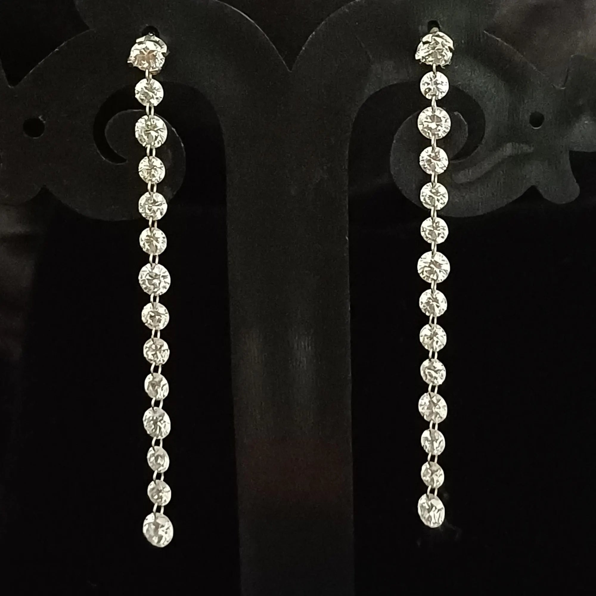 3.4 to 2.7 Mm 14K Gold Dangle Earring 1.75 Inch