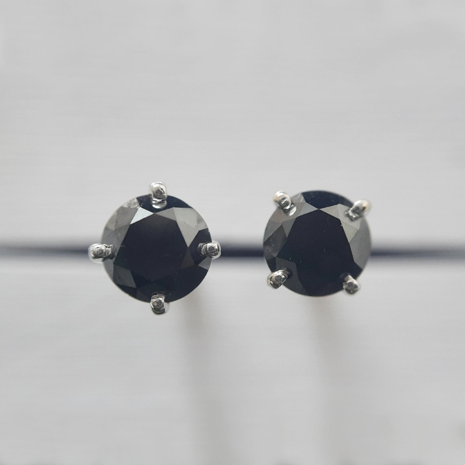 Black Diamond Stud