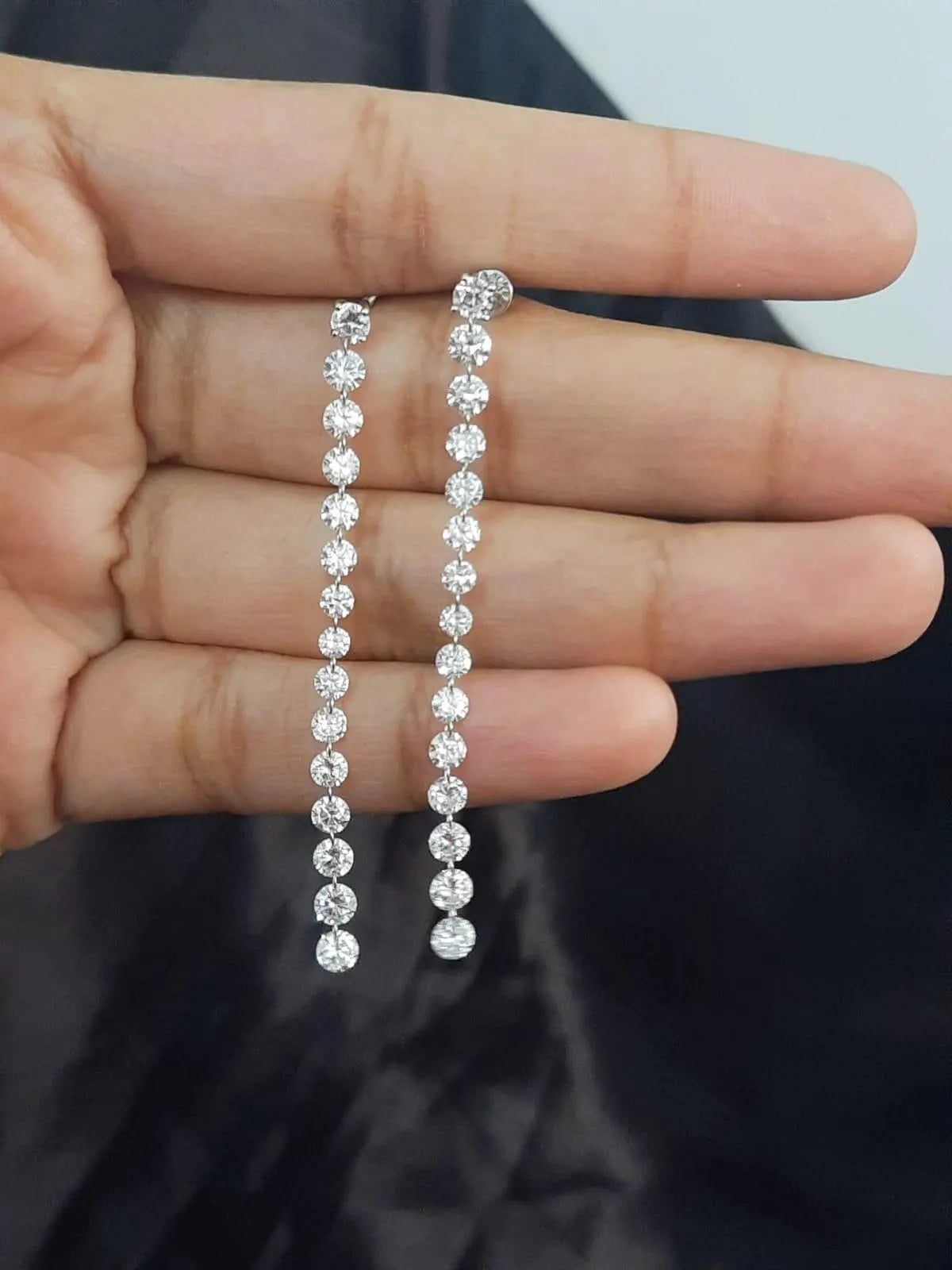 Round Cut in 14K White Gold 3.65 to 2.65 mm