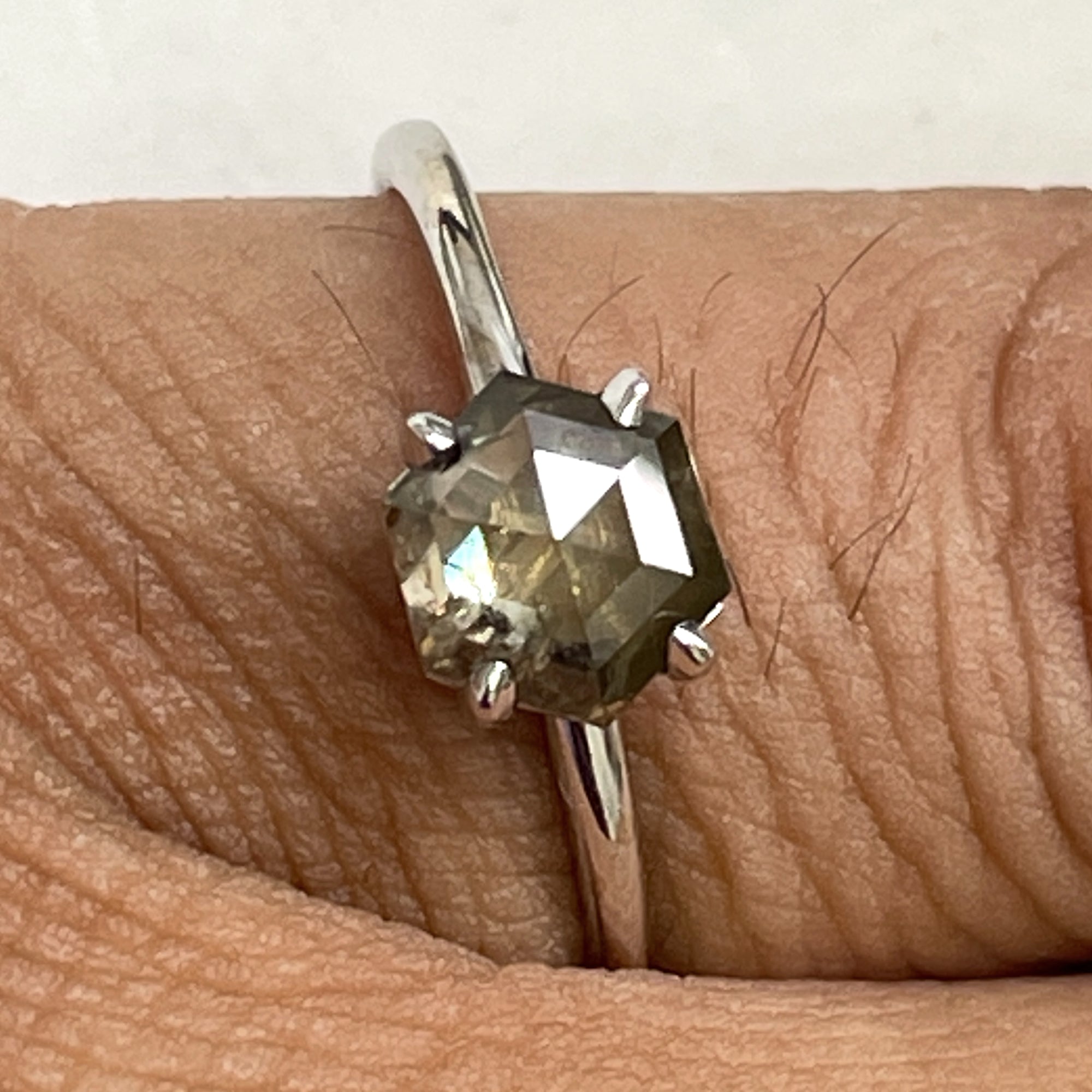 18K White Gold Natural Hexagon Shape Salt And Pepper Diamond For Wedding Ring