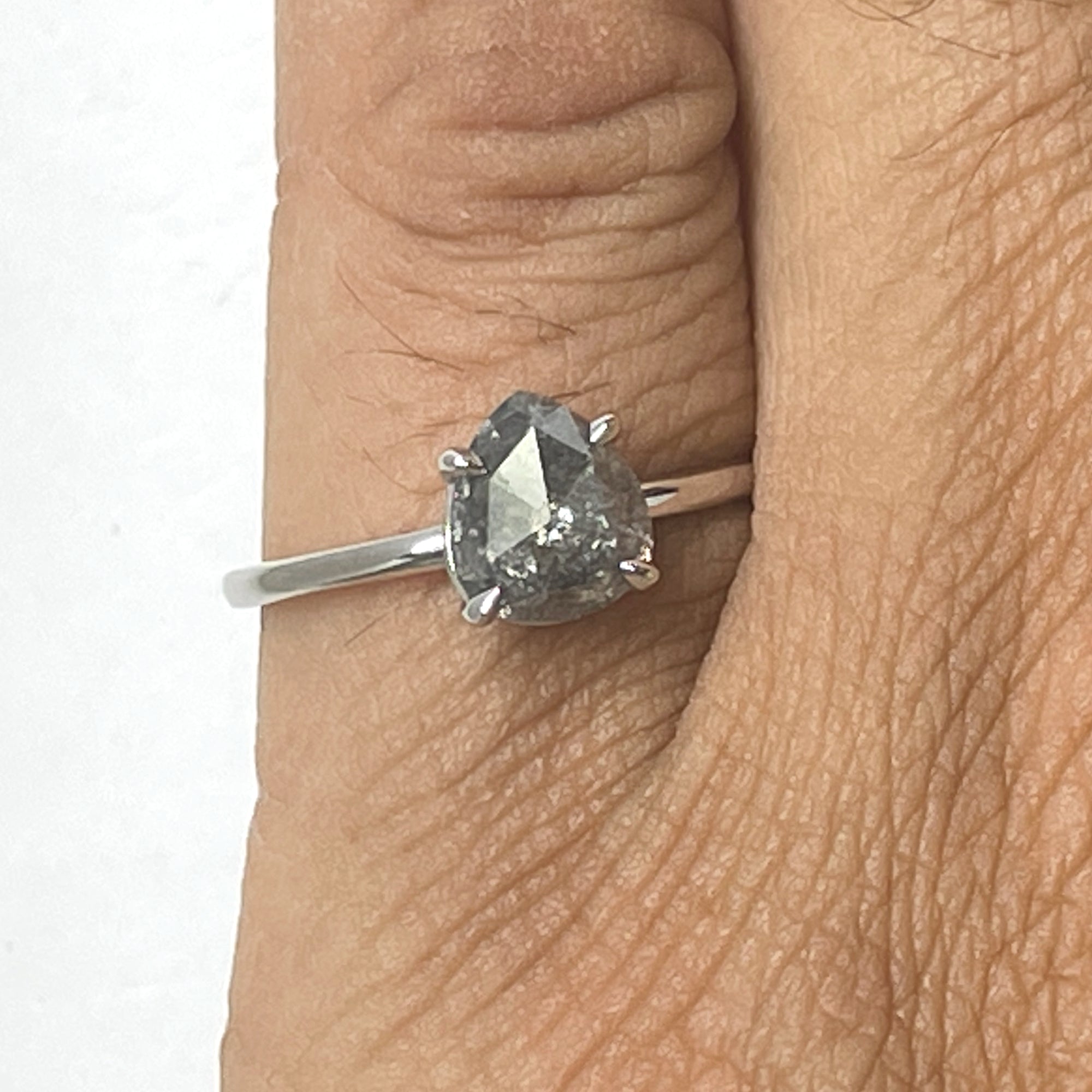 18K White Gold Pear Shape Engagement Wedding Ring