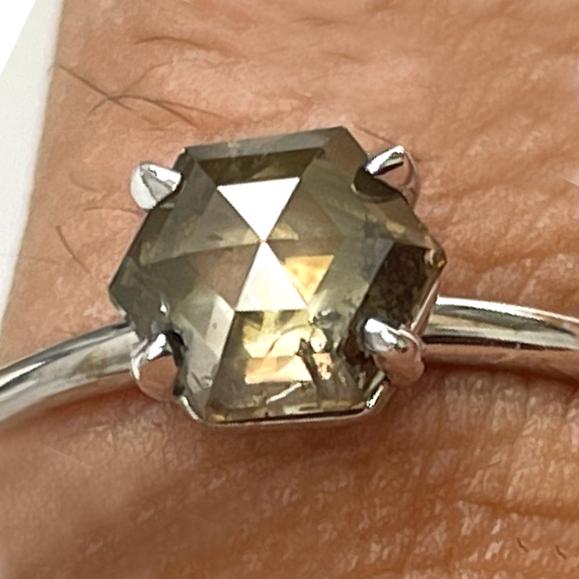 18K White Gold Natural Hexagon Shape Salt And Pepper Diamond For Wedding Ring